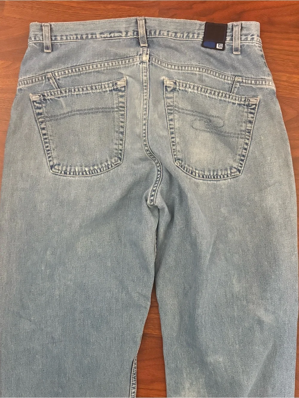Vintage Levi’s L2 Skater Light Wash Loose Fit Baggy Denim Jeans Size 33x30.5 USA